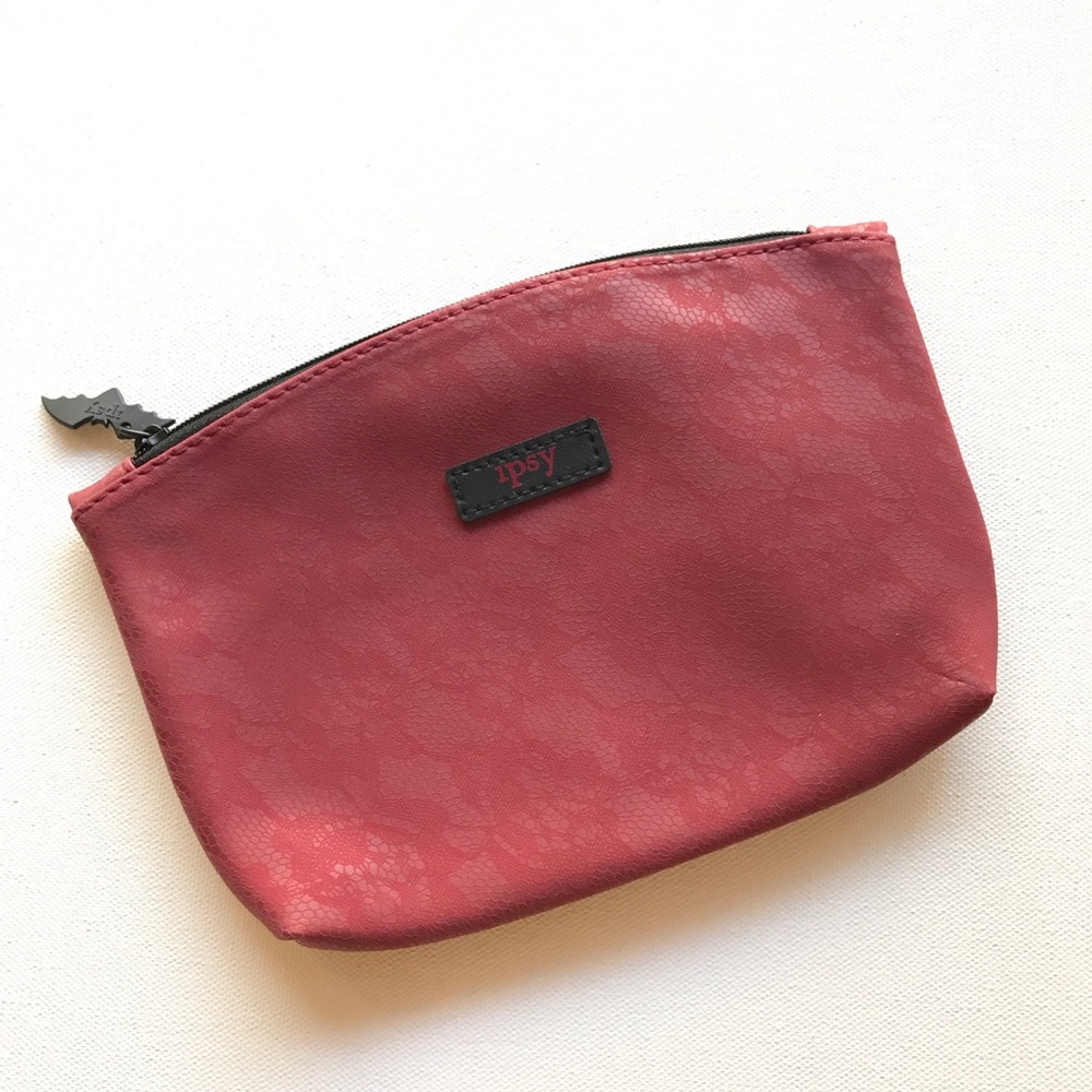 🎉 NEW IPSY RED Lace Print with Black Bat zipper